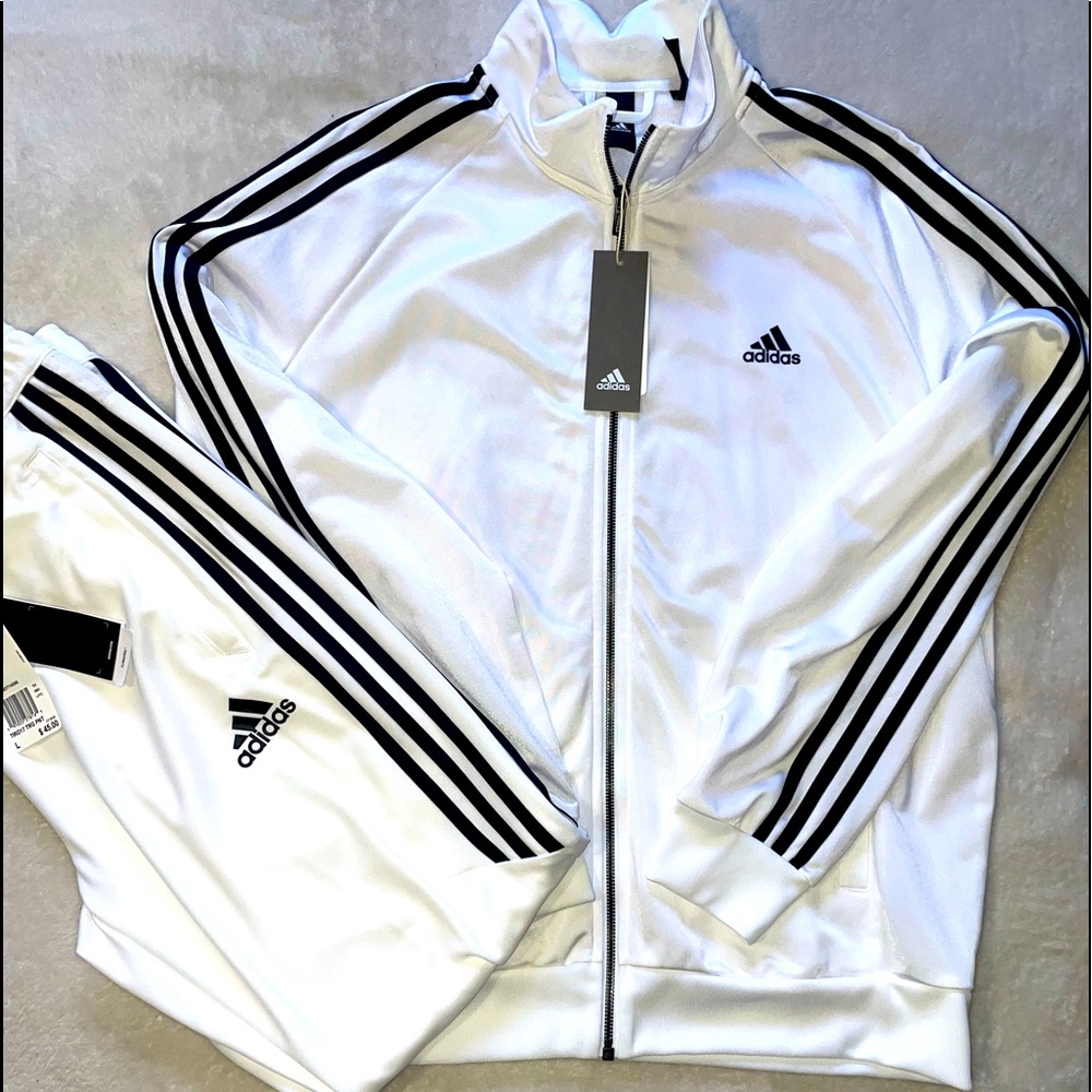 Adidas Essentials 3-Stripes Tracksuit - size Large